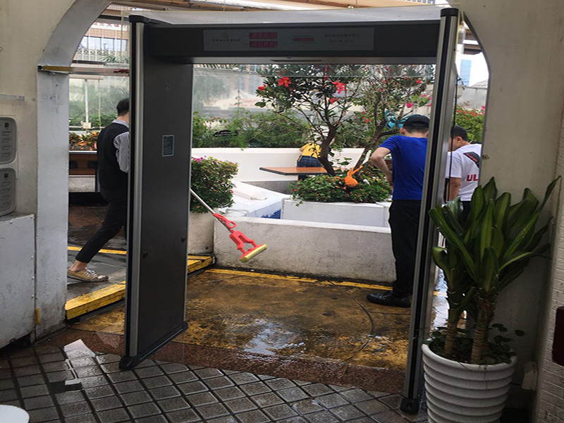 后花园酒吧定制防水加宽安检门